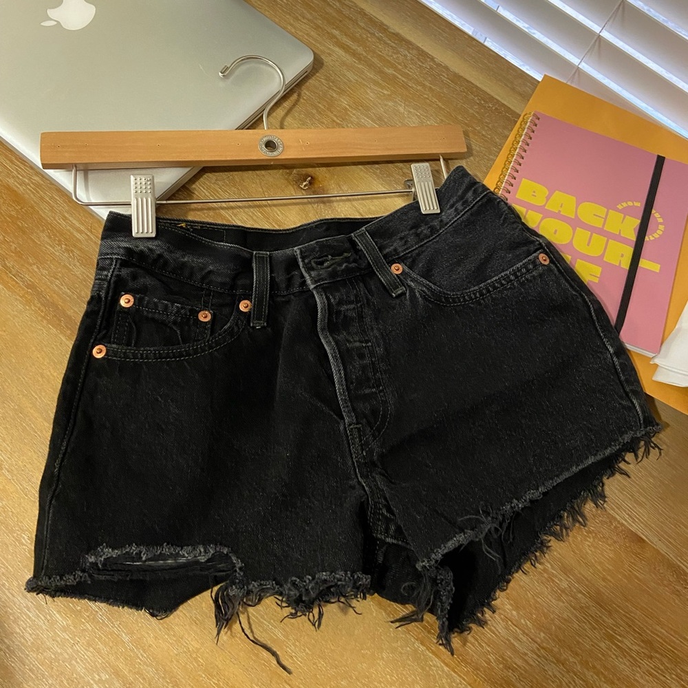 Levi’s 501 shorts HOT!!!